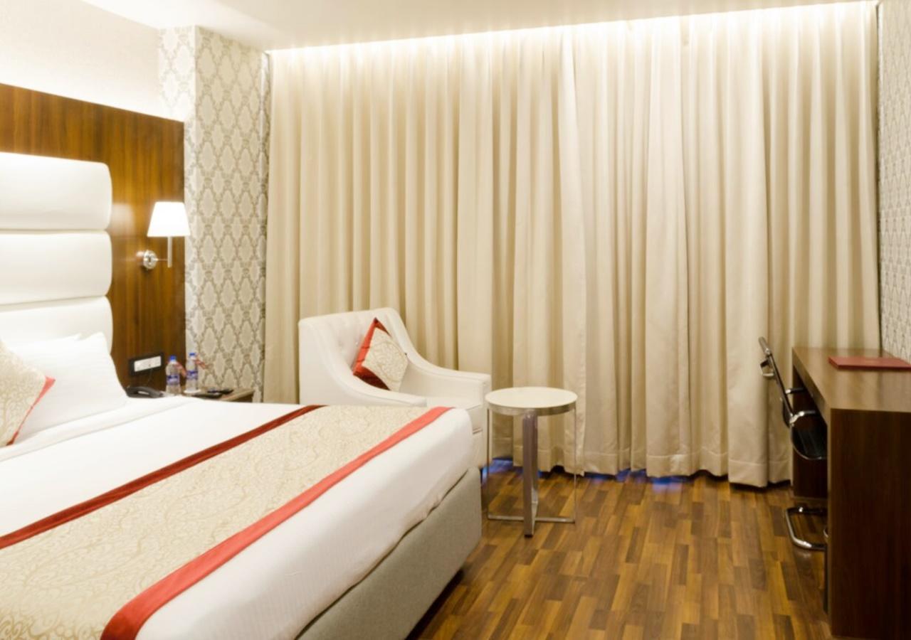 Ss Lumina Hotel Bengaluru Zewnętrze zdjęcie