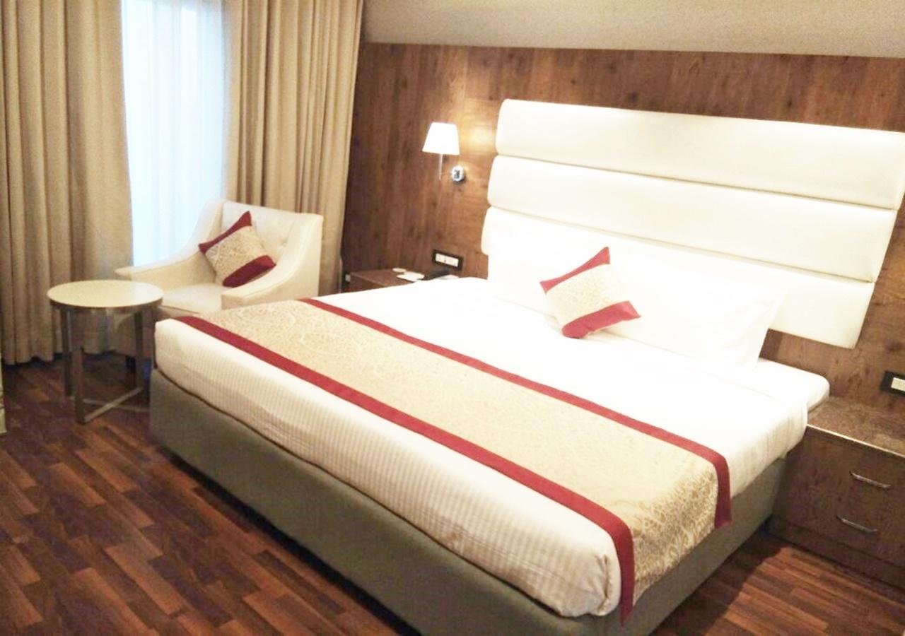 Ss Lumina Hotel Bengaluru Zewnętrze zdjęcie