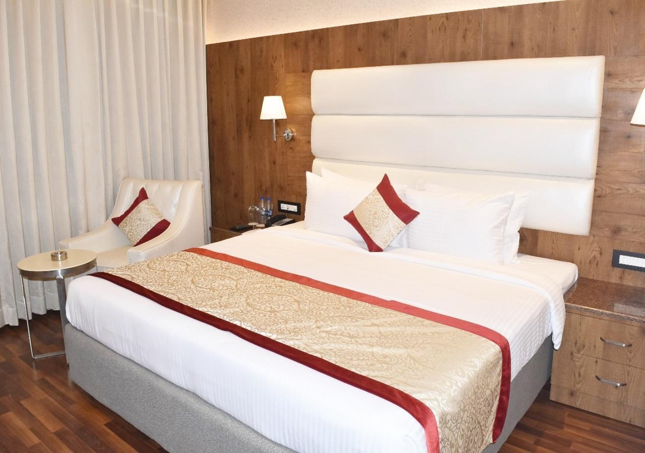 Ss Lumina Hotel Bengaluru Zewnętrze zdjęcie